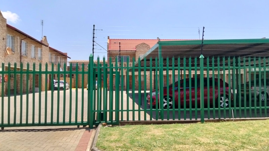 1 Bedroom Property for Sale in Rustenburg Central North West